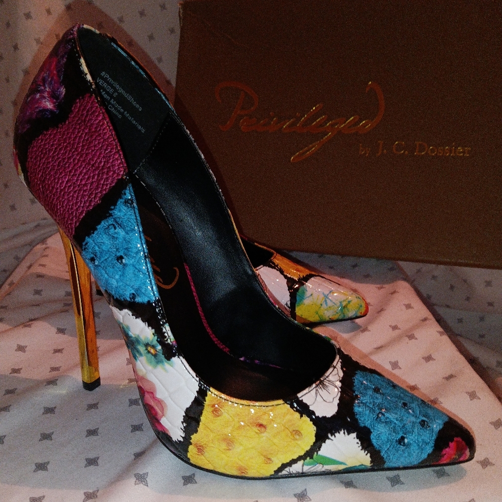 Limited edition Dossier pump multicolor